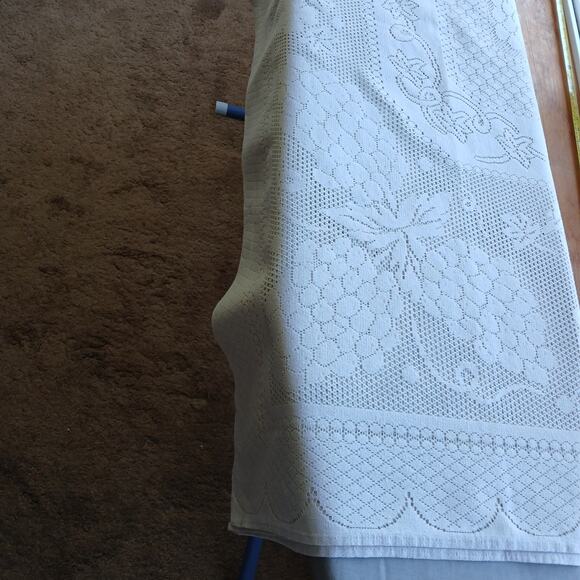 Artex Heritage Lace Tablecloth 96" x 60" ecru cream Vintage MCM polyester woven - Picture 2 of 13